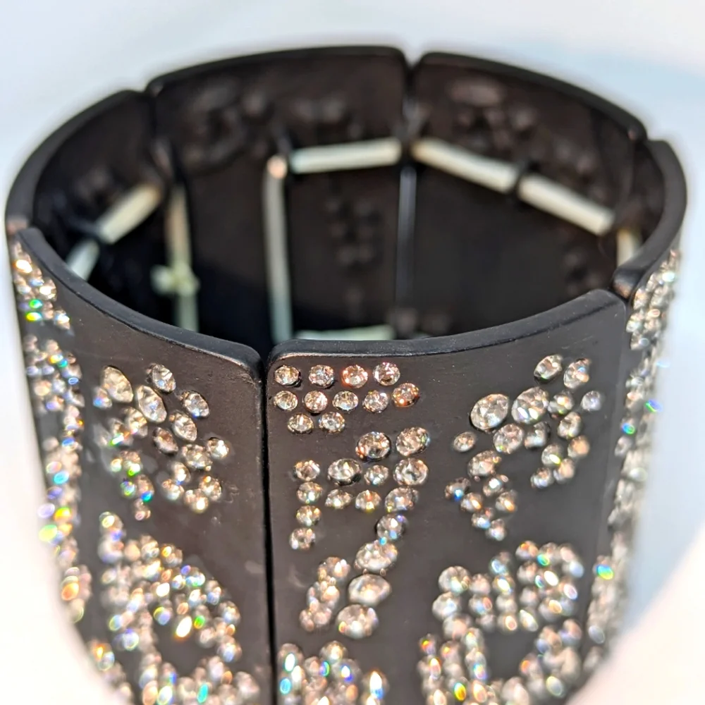 Two Beautiful Bracelets - Picture 6 of 8